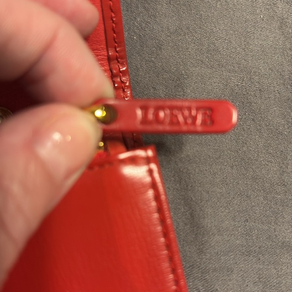 Loewe Leather Wallet, unbranded chain, wallet box & dust bag didn’t come with it - Picture 11 of 16